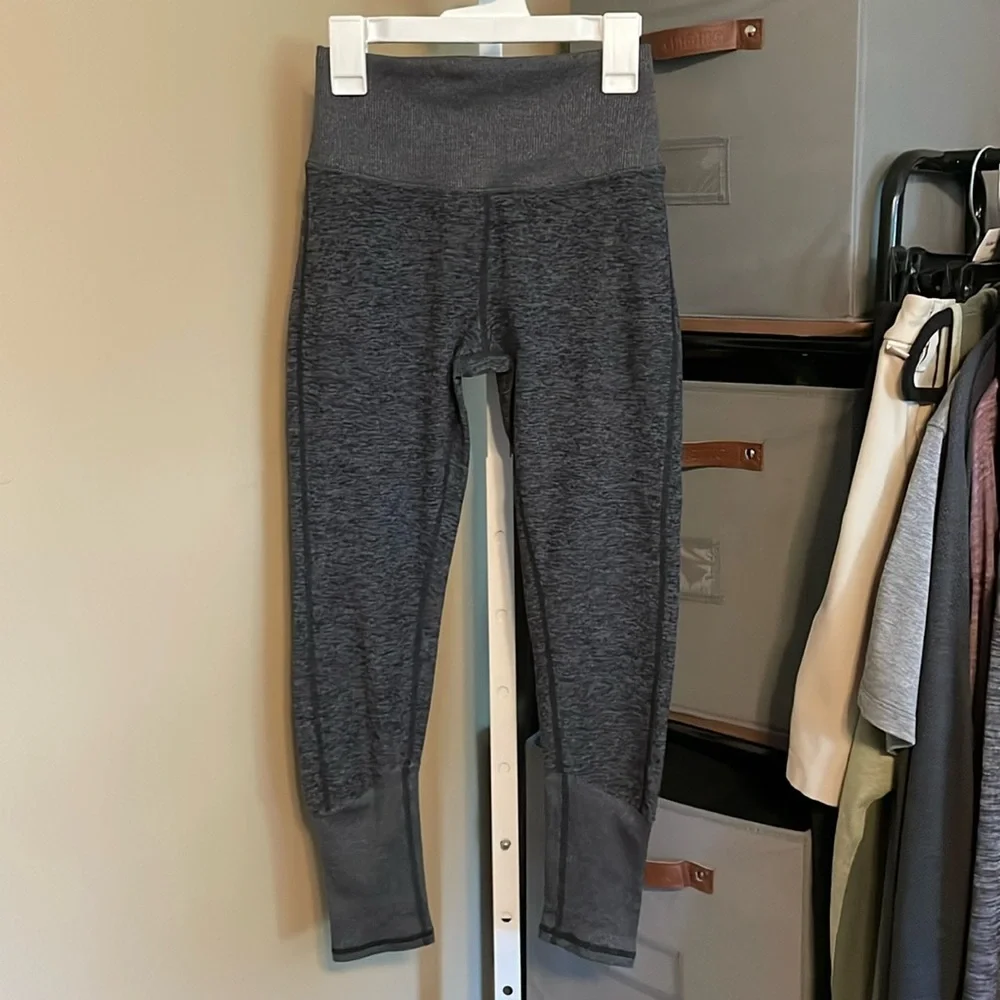 Alo Yoga Alosoft High Rise 24” 7/8 Leggings Sz Small Heather Black Grey